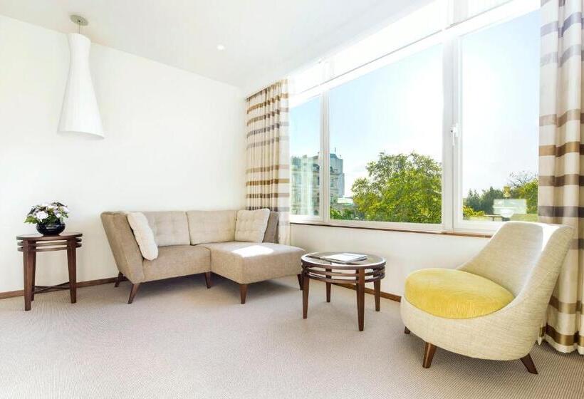 סוויטה דלוקס, Como Metropolitan London