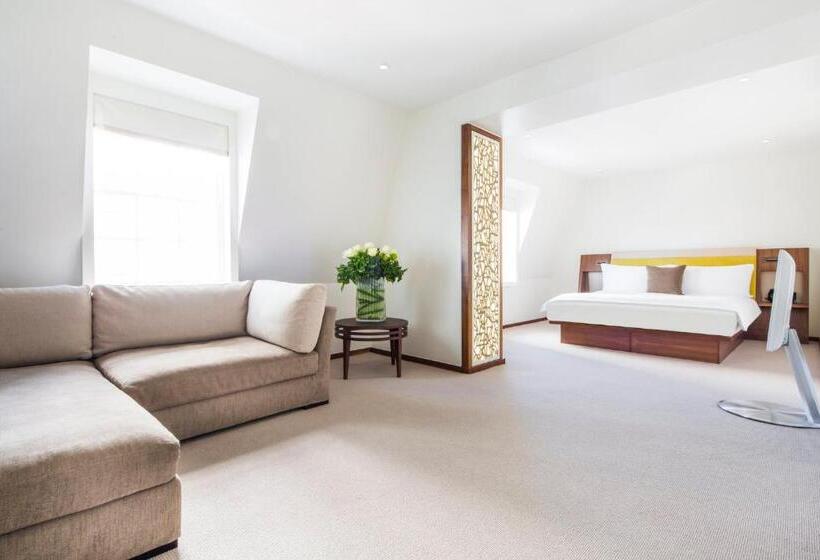 סוויטת ג'וניור, Como Metropolitan London