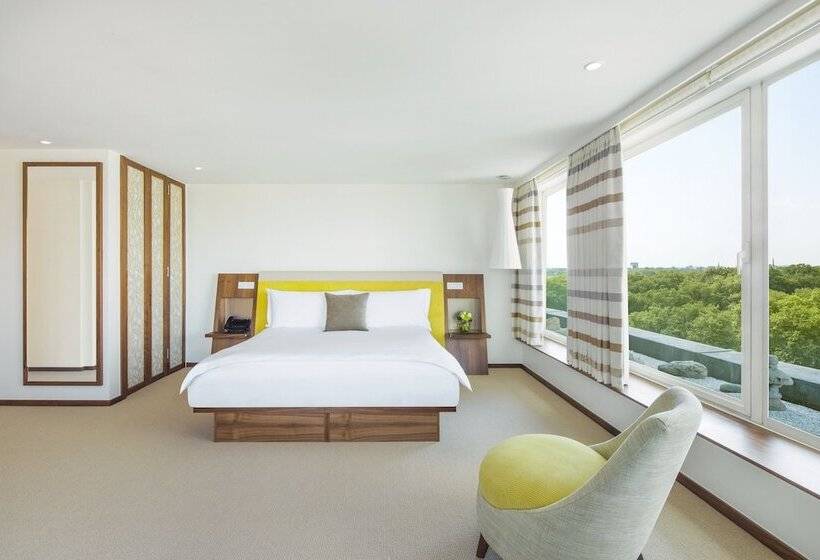 סוויטת ג'וניור עם נוף לפארק, Como Metropolitan London