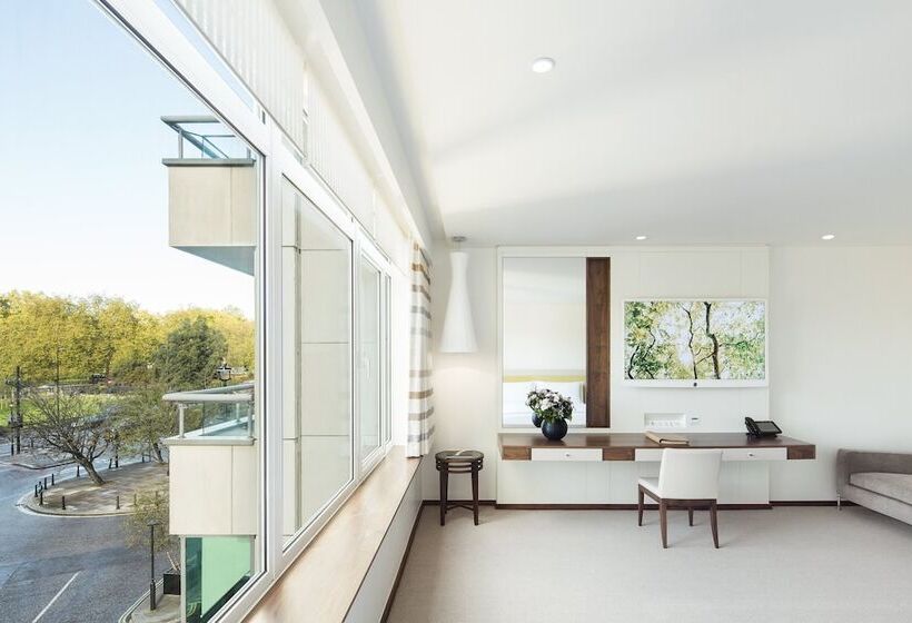 סוויטת ג'וניור עם נוף לפארק, Como Metropolitan London