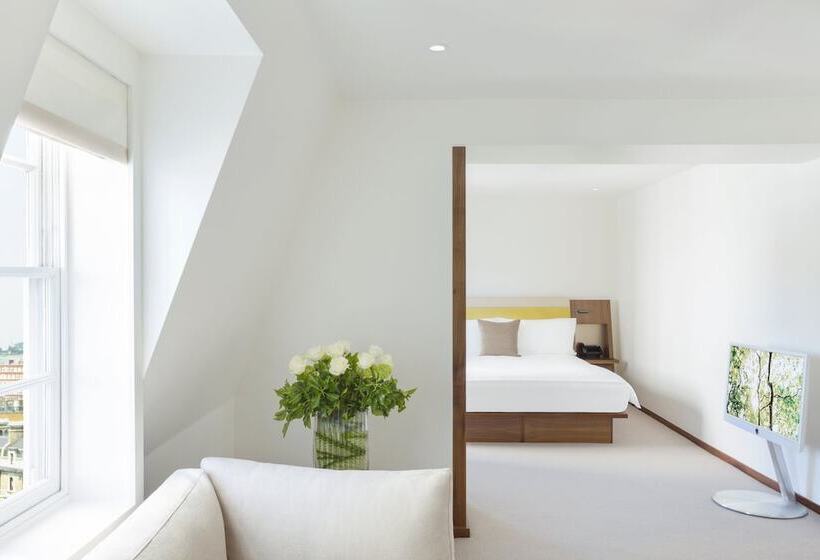 סוויטת ג'וניור, Como Metropolitan London