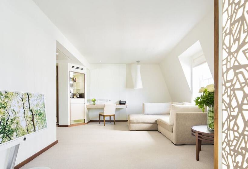 סוויטת ג'וניור, Como Metropolitan London