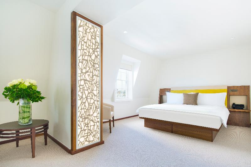 סוויטת ג'וניור, Como Metropolitan London