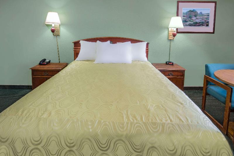 غرفة قياسية سرير كينج, Days Inn By Wyndham Ontario Airport