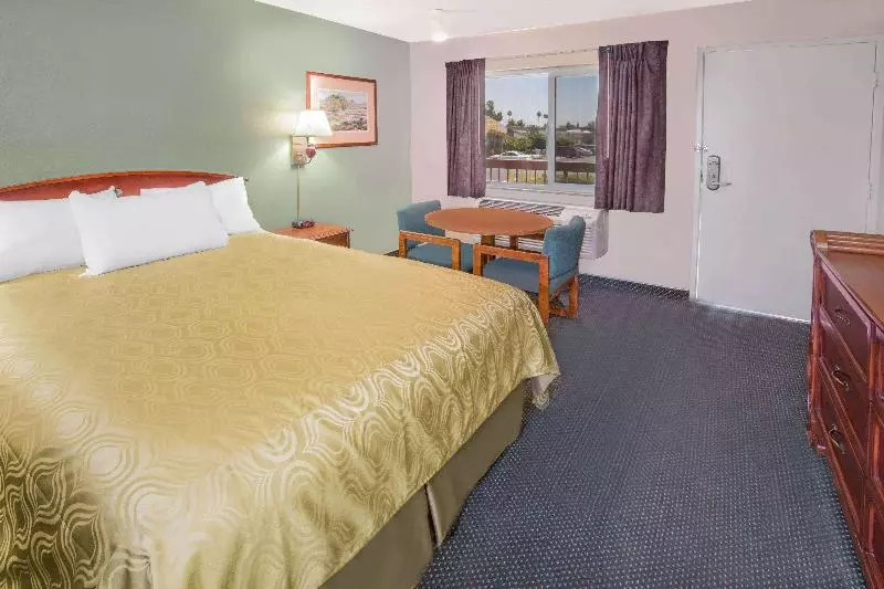 身障者適用スタンダードルーム, Days Inn By Wyndham Ontario Airport