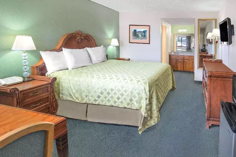 スタンダードルーム, Days Inn By Wyndham Ontario Airport