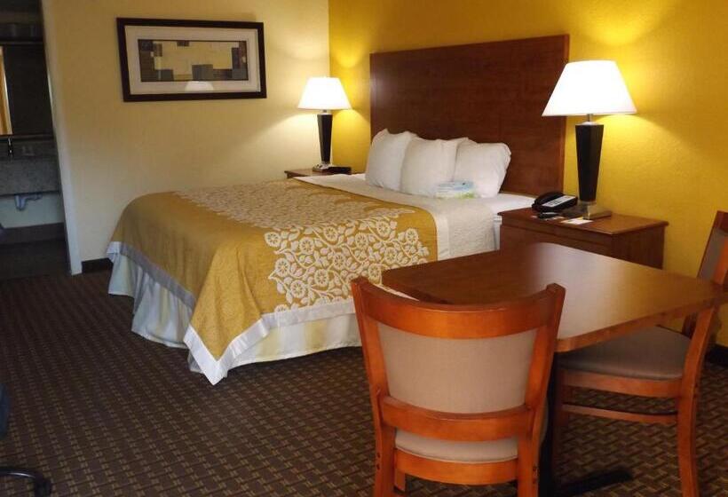 キングサイズベッドのスタンダードルーム, Days Inn By Wyndham Wildwood I75