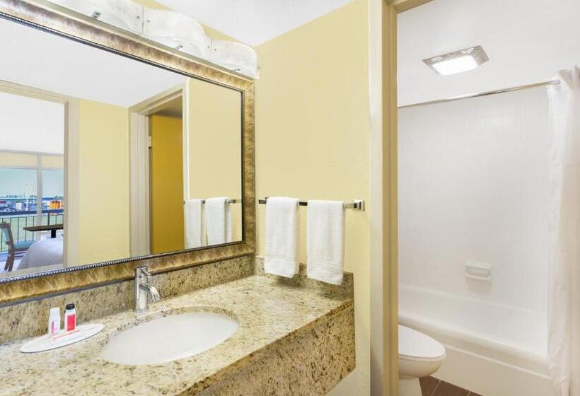 침실 2개 스위트, Days Inn By Wyndham Wildwood I75