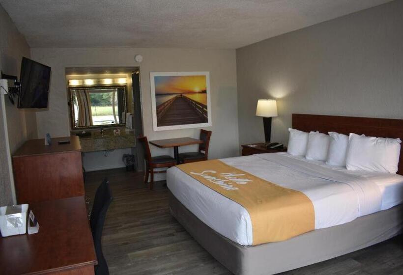 身障者適用キングサイズベッドルーム, Days Inn By Wyndham Wildwood I75