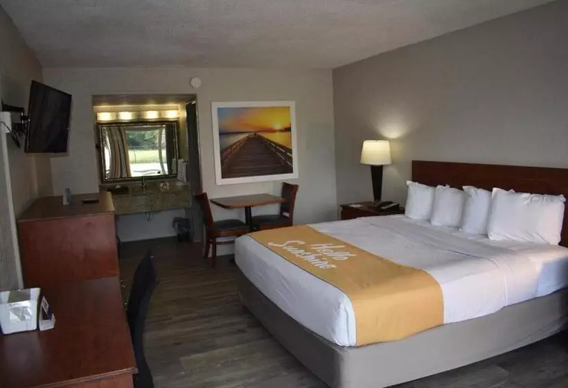 身障者適用キングサイズベッドルーム, Days Inn By Wyndham Wildwood I75