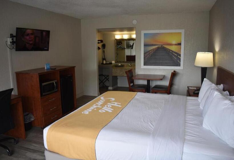 身障者適用キングサイズベッドルーム, Days Inn By Wyndham Wildwood I75