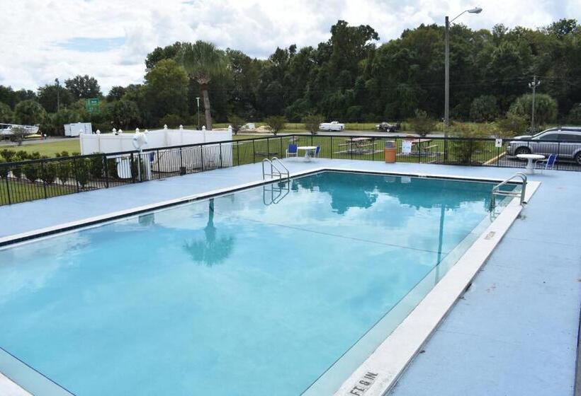 חדר סטנדרט עם מיטת קינג, Days Inn By Wyndham Wildwood I75