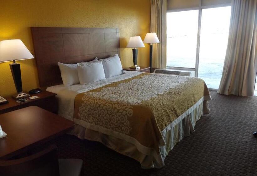 身障者適用キングサイズベッドルーム, Days Inn By Wyndham Wildwood I75