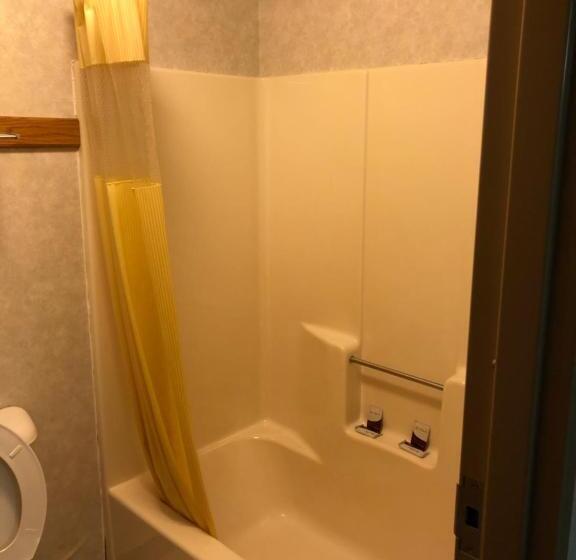 Люкс, Denison Inn & Suites