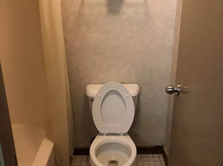 スイート, Denison Inn & Suites