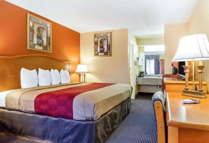 キングサイズベッドのスタンダードルーム, Econo Lodge Inn & Suites