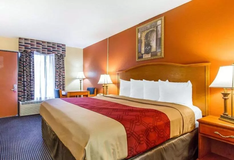 キングサイズベッドのスタンダードルーム, Econo Lodge Inn & Suites