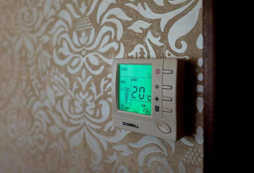 اتاق استاندارد یک نفره, Gold Hotel Budapest