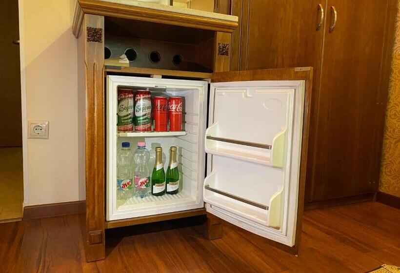 اتاق استاندارد سه نفره, Gold Hotel Budapest