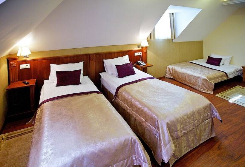 اتاق استاندارد سه نفره, Gold Hotel Budapest