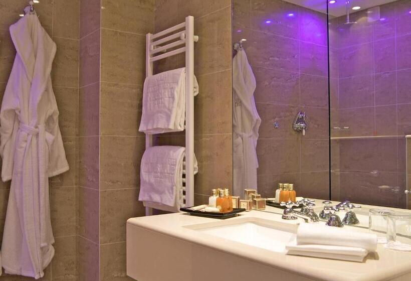 חדר דלוקס נוף לאגם, Grand Hotel Imperiale & Resort