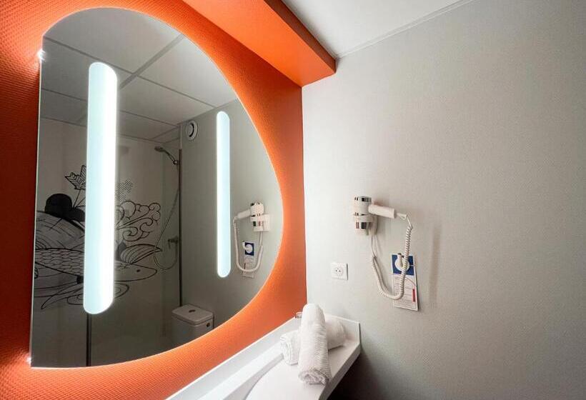 חדר סטנדרט לשלושה, Ibis Budget Carcassonne La Cité