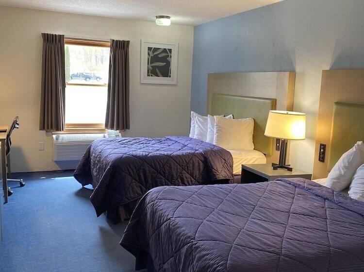 带2个双人床的标准工作室, Pictured Rocks Inn And Suites