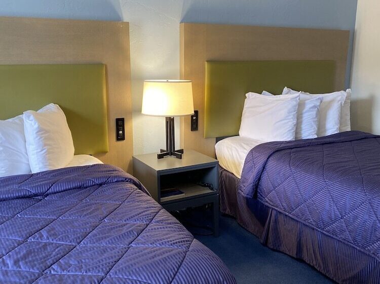 带2个双人床的标准工作室, Pictured Rocks Inn And Suites