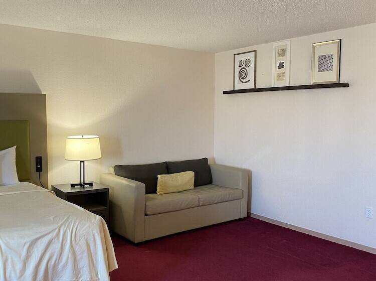 带大床的套房, Pictured Rocks Inn And Suites