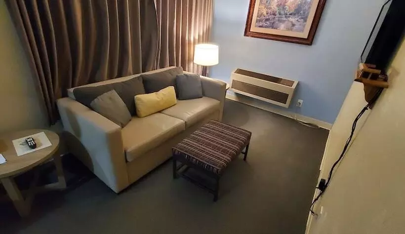 スイート, Pictured Rocks Inn And Suites