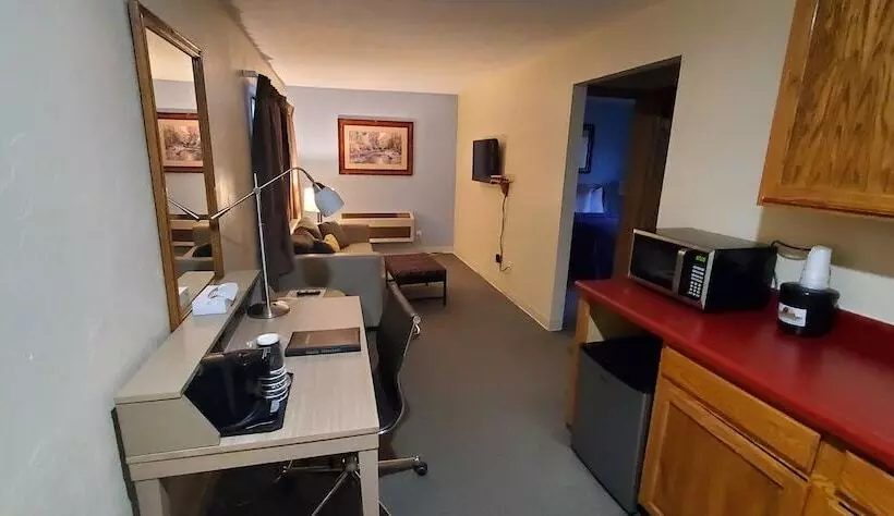 スイート, Pictured Rocks Inn And Suites