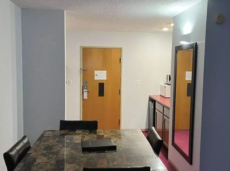スイート, Pictured Rocks Inn And Suites