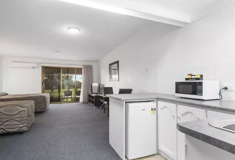 スーペリアスタジオ, Comfort Inn & Suites Riverland