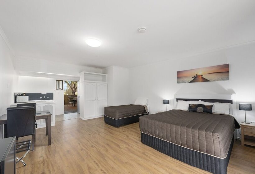 إستوديو قياسى, Comfort Inn & Suites Riverland