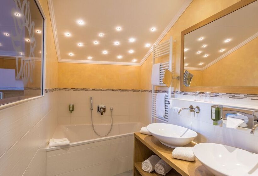 جناح جونيور, Alpenhotel Oberstdorf   Ein Rovell