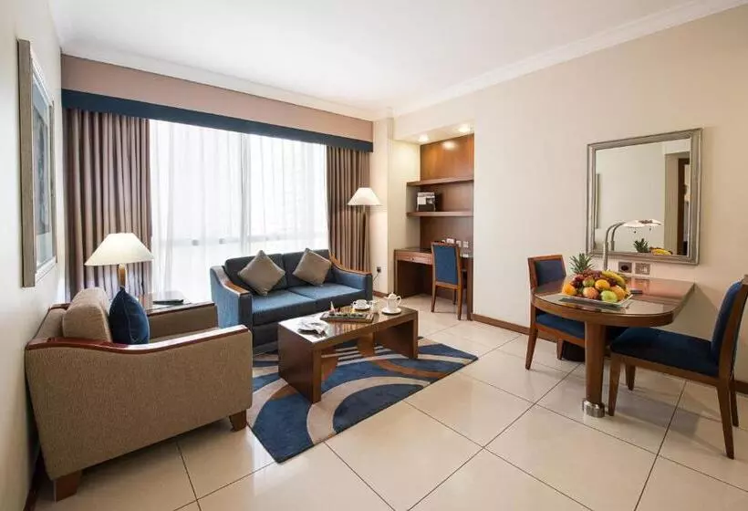 キングサイズベッドのスイートルーム, Al Rawda Arjaan By Rotana, Abu Dhabi