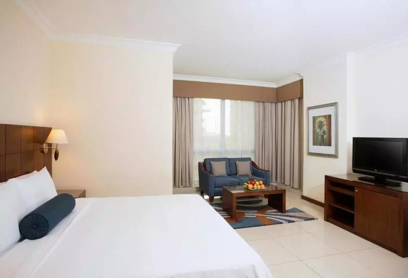 キングサイズベッドのスタンダードルーム, Al Rawda Arjaan By Rotana, Abu Dhabi