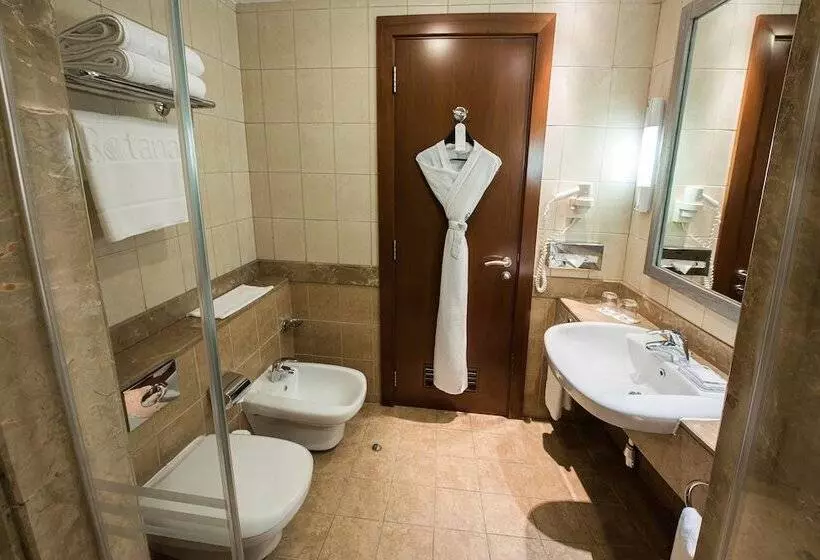 キングサイズベッドのスイートルーム, Al Rawda Arjaan By Rotana, Abu Dhabi