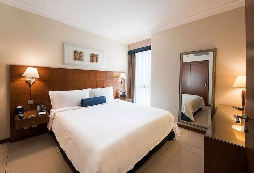 キングサイズベッドのスイートルーム, Al Rawda Arjaan By Rotana, Abu Dhabi