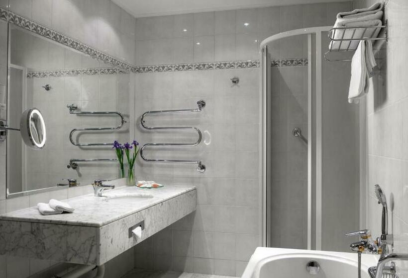 اتاق استاندارد یک نفره, Ambassador Zlata Husa