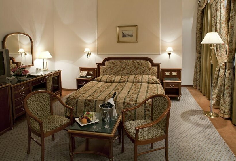 اتاق استاندارد, Ambassador Zlata Husa