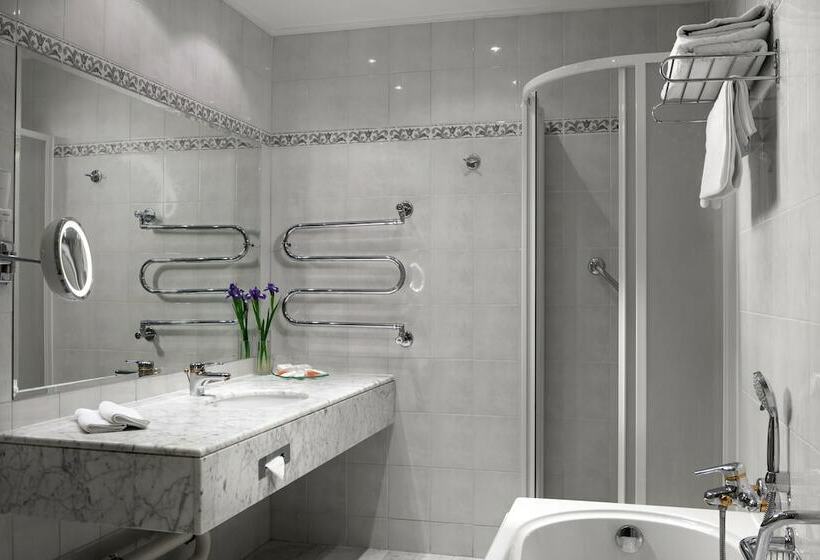 اتاق استاندارد, Ambassador Zlata Husa