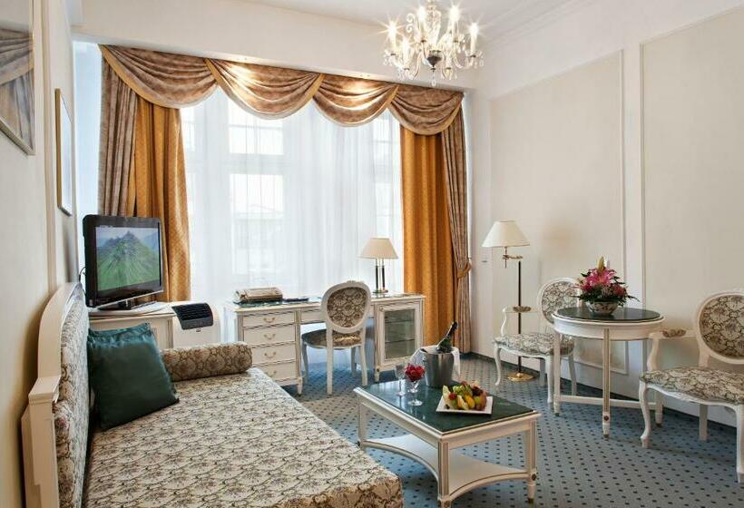 سوییت, Ambassador Zlata Husa