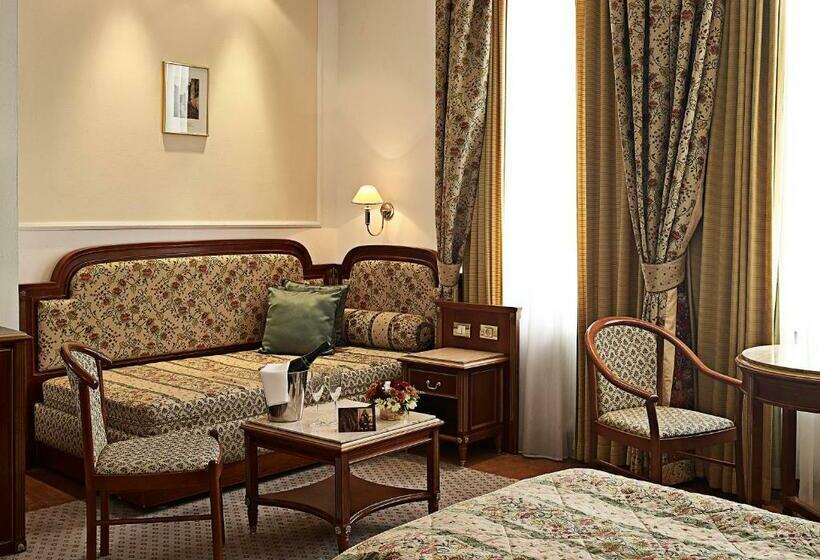 اتاق ساده سه‌ نفره, Ambassador Zlata Husa