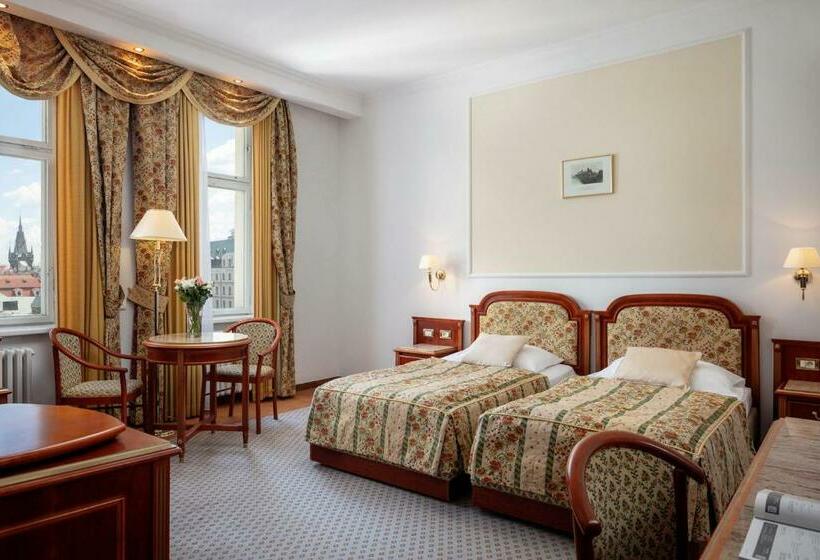 اتاق ساده سه‌ نفره, Ambassador Zlata Husa