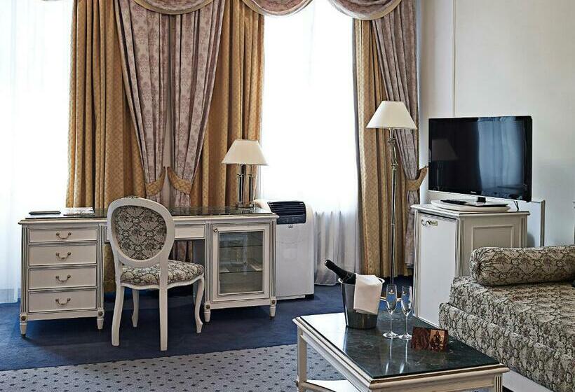 سوییت جونیور, Ambassador Zlata Husa