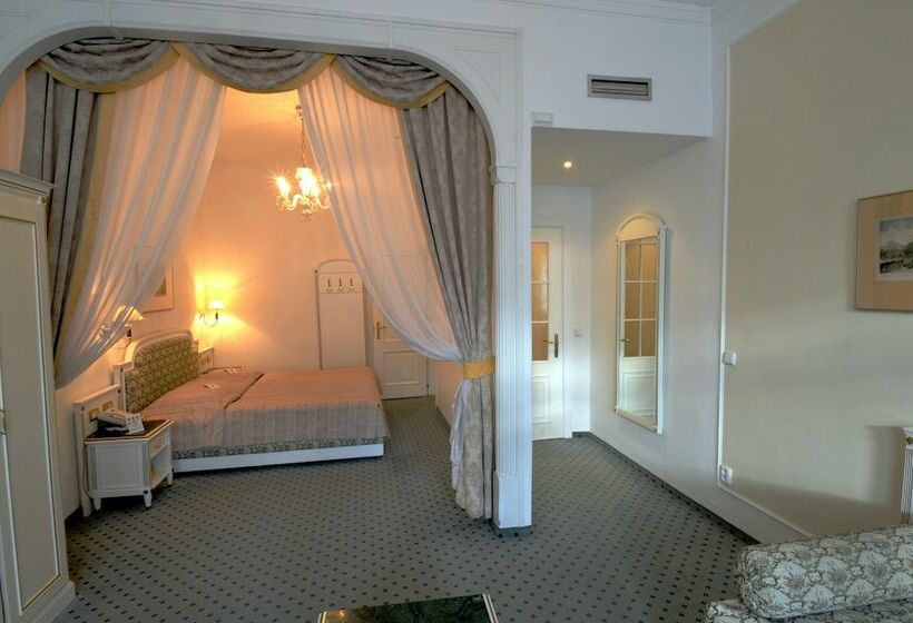 سوییت جونیور, Ambassador Zlata Husa