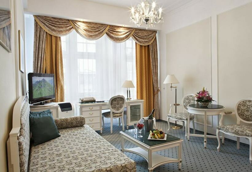 سوییت جونیور, Ambassador Zlata Husa