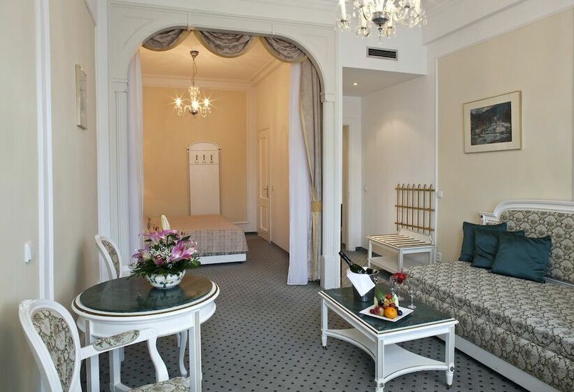 سوییت جونیور, Ambassador Zlata Husa