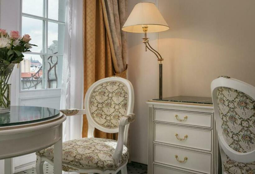 سوییت لوکس, Ambassador Zlata Husa